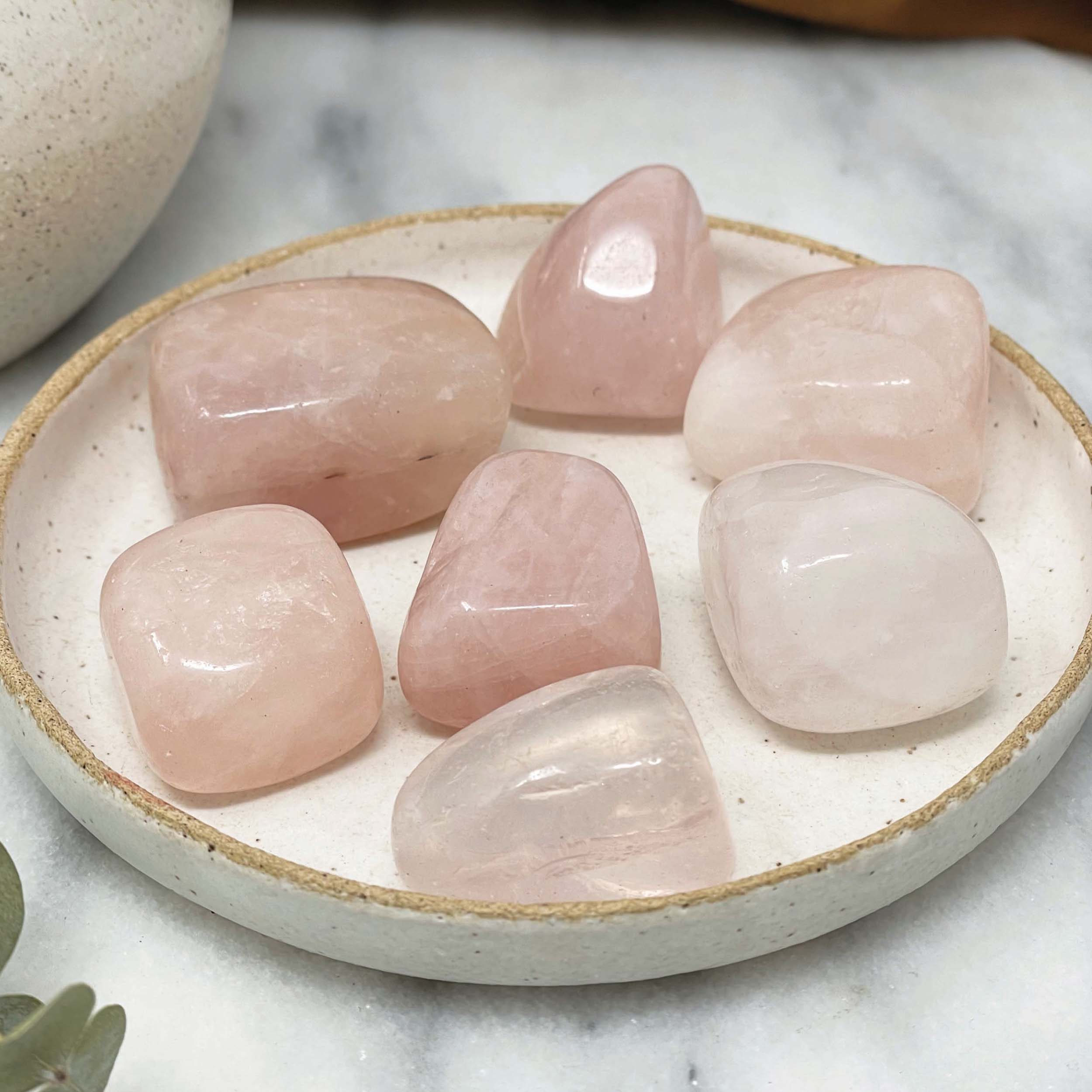 Pietra Rotolata Quarzo Rosa Extra Grade Dal Madagascar 25-30 Mm – Cristallo Dell'amore